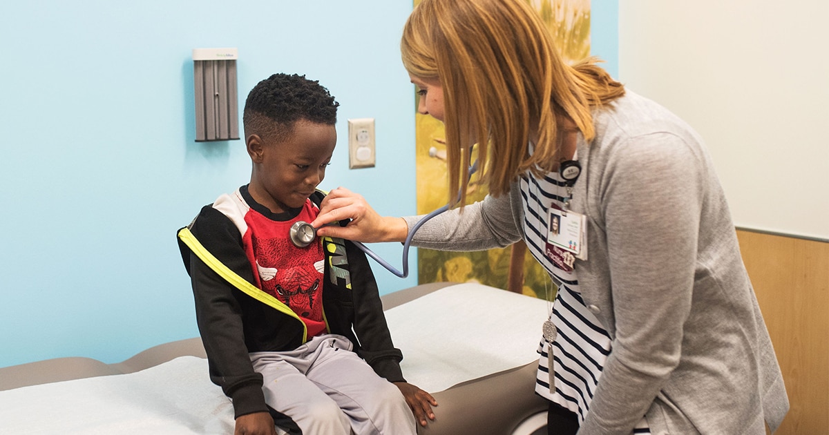 http://www.choa.org/-/media/Images/Childrens/global/social-share-images/parent-resources/everyday-illnesses/common-kids-coughs-explained/doctor-listening-to-stethoscope-with-young-boy-1200x630.jpg