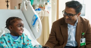 kidney transplant doctor with patient