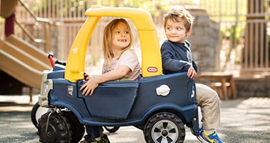 preschoolers ride in car